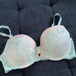 Sparkley Victoria’s Sectet Push-up Bra